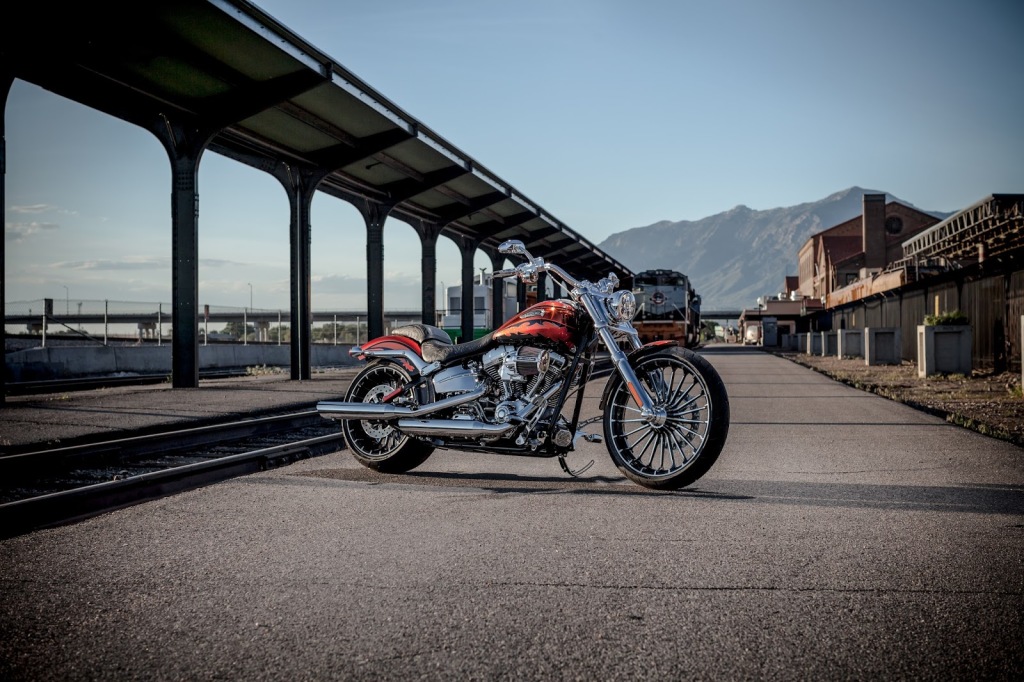 Harley Breakout CVO 2014 01