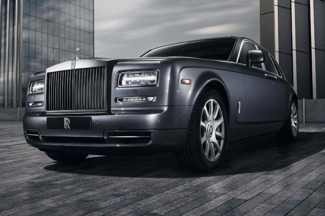 Cars Manufactured by Rolls-Royce with On-Road Price, New Delhi