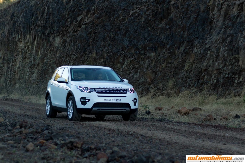 Land-Rover-Discovery-Sport-Review-Automobilians (11)