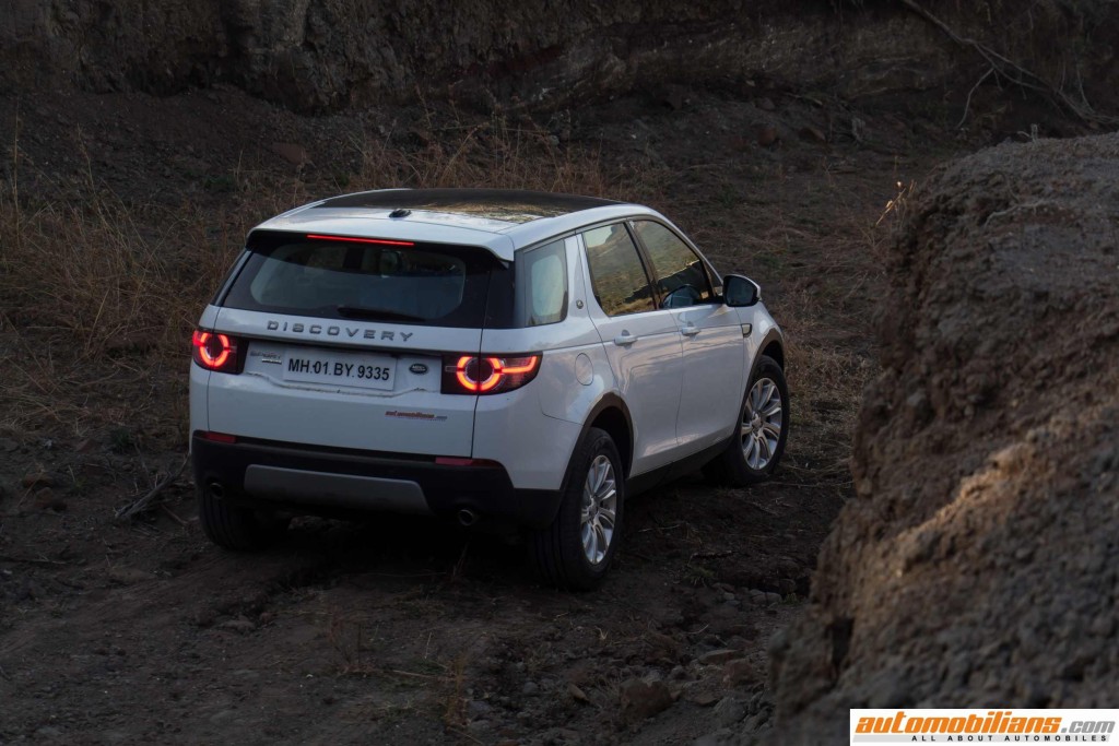 Land-Rover-Discovery-Sport-Review-Automobilians (9)