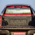 2018-Isuzu-D-Max-V-Cross-Review-Specs-Price-Drving-Dynamics-Automobilians (8)